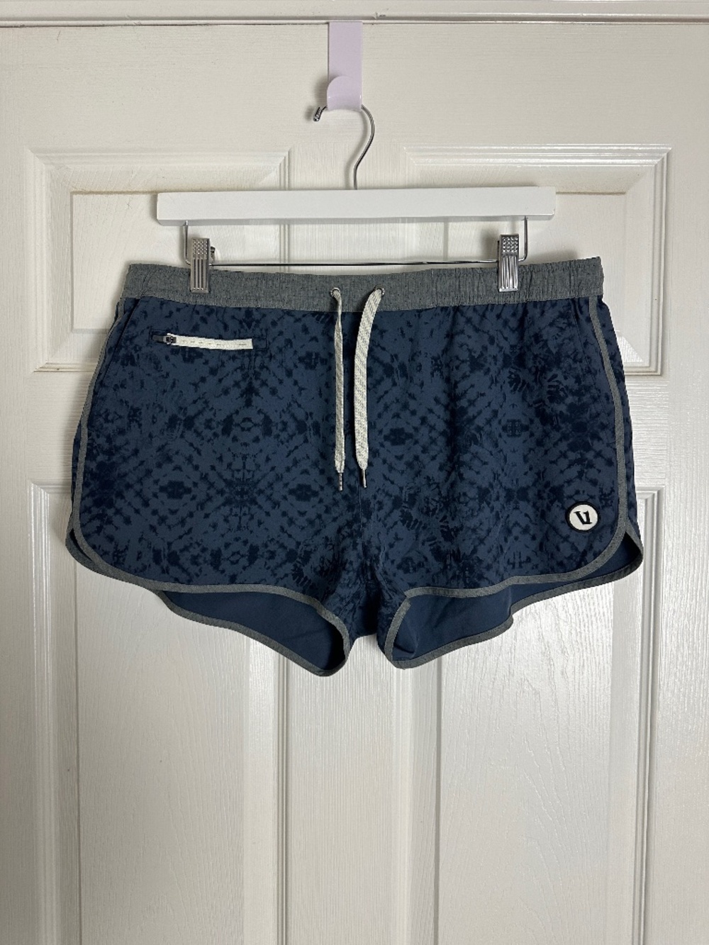 Vuori Clementine 2.0 Blue Shorts Athletic Activewear Running Women Size XL